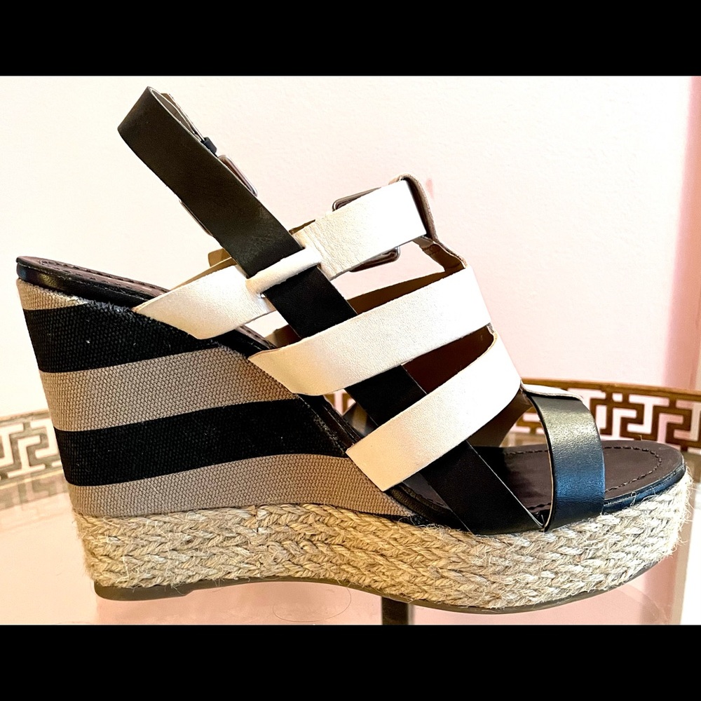 NWT Masiero sandal w/ striped wedge heel
